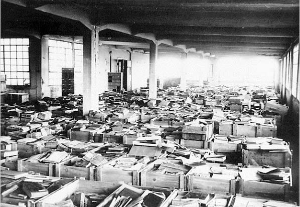 Livres spoliés entreposés au dépôt d'Offenbach, USHMM